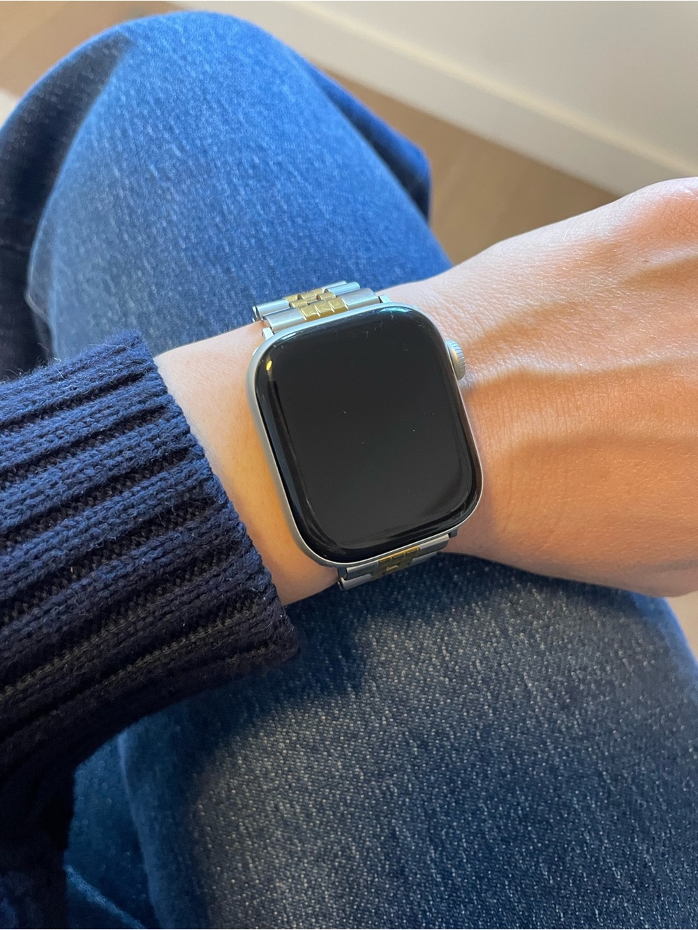 Apple Watch Series 10 42mm GPS Starlight + 2 Bands
